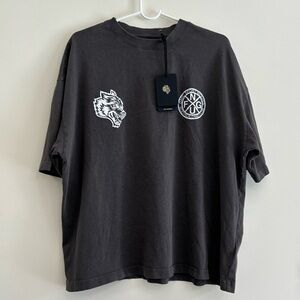 SOLD | NWT Darc Sport Wolf Gray Trinity Premium Box Cut Tee